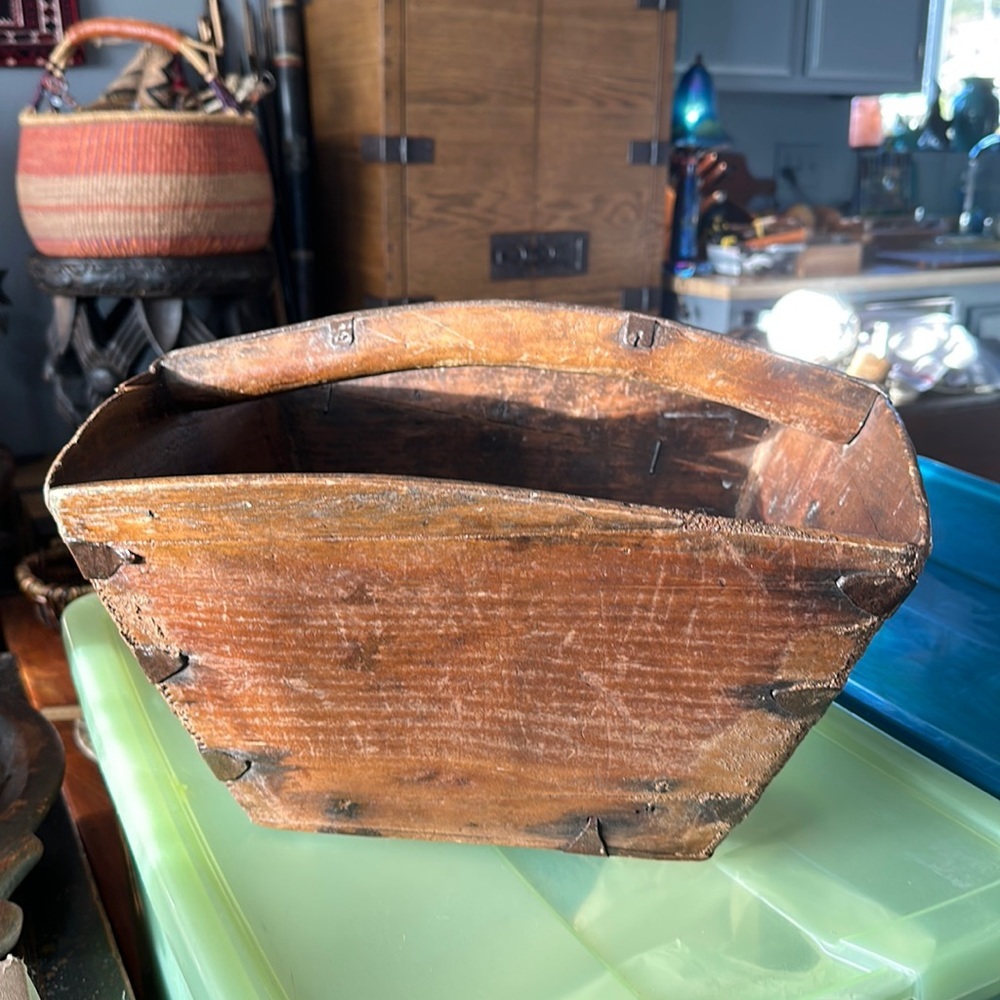 Antique DOU, wooden metal strap Chinese rice grain bucket w handle. Rustic decor